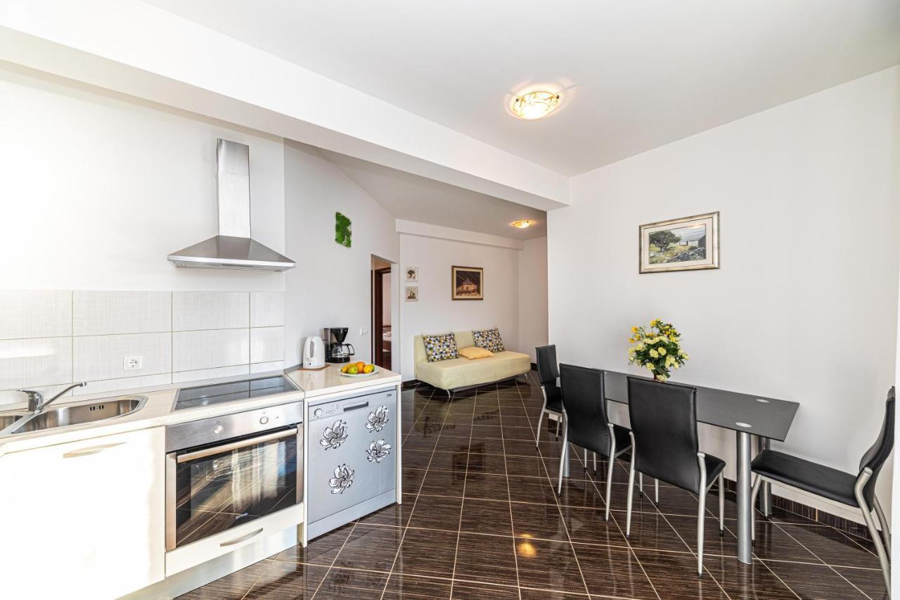 Rajcic Apartments Rogoznica  Eksteriør billede