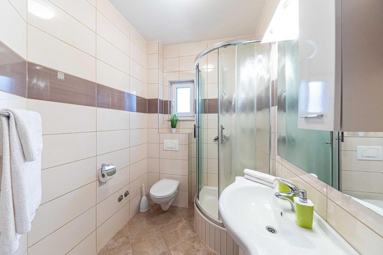 Rajcic Apartments Rogoznica  Eksteriør billede