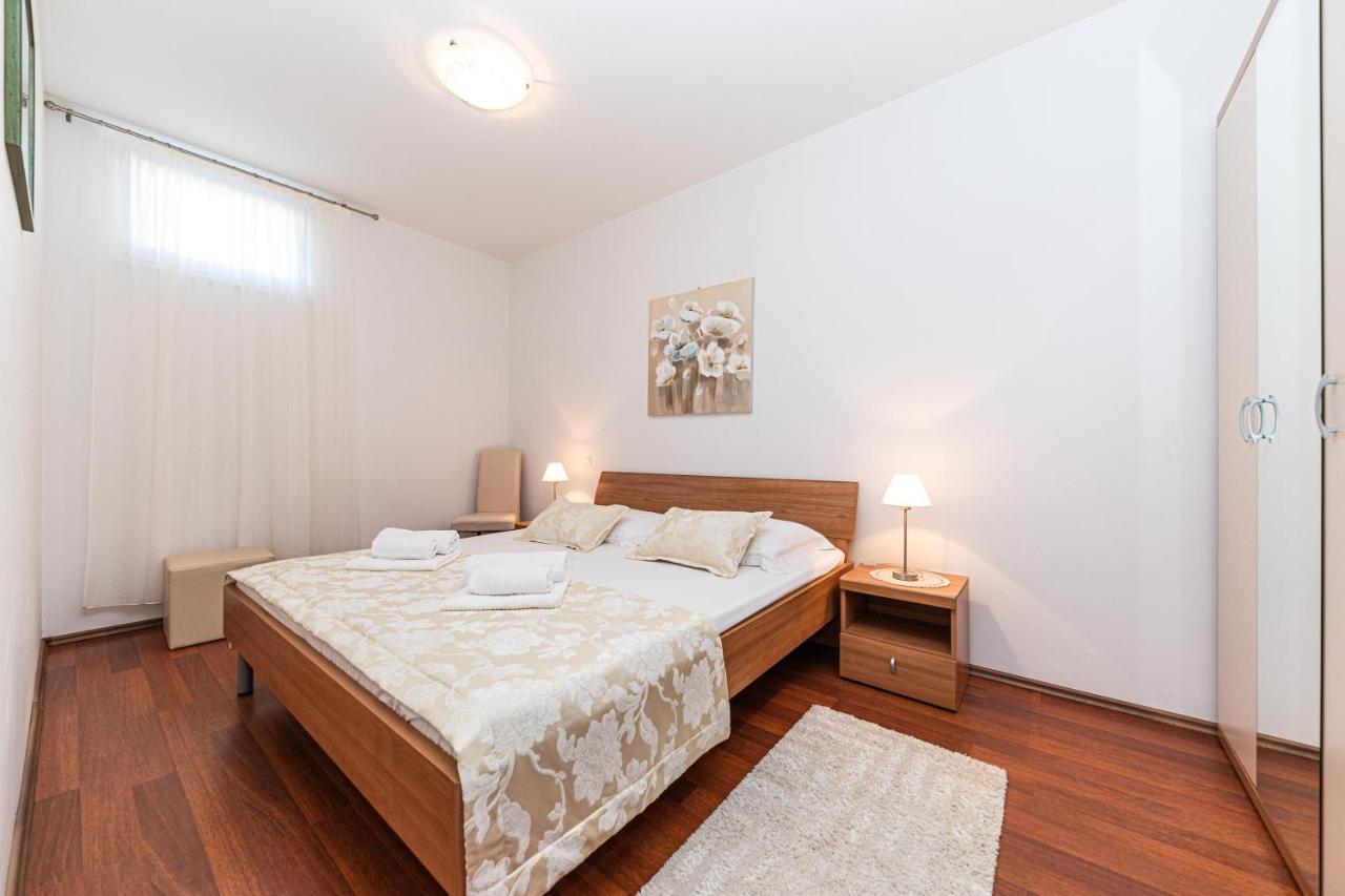 Rajcic Apartments Rogoznica  Eksteriør billede