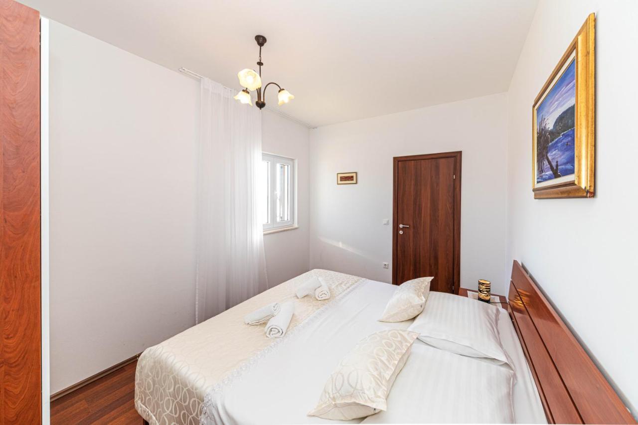 Rajcic Apartments Rogoznica  Eksteriør billede