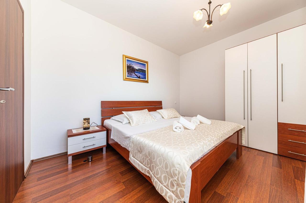 Rajcic Apartments Rogoznica  Eksteriør billede