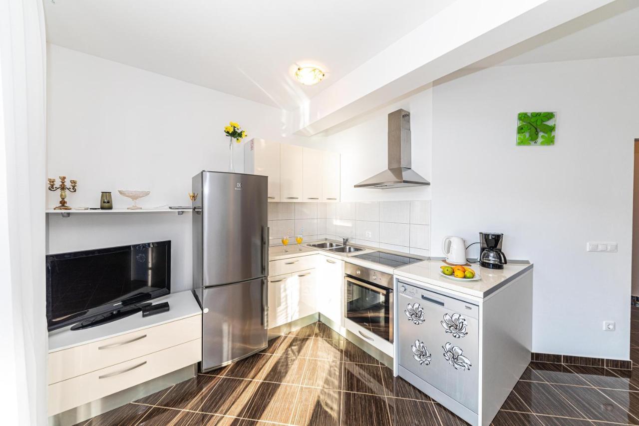 Rajcic Apartments Rogoznica  Eksteriør billede